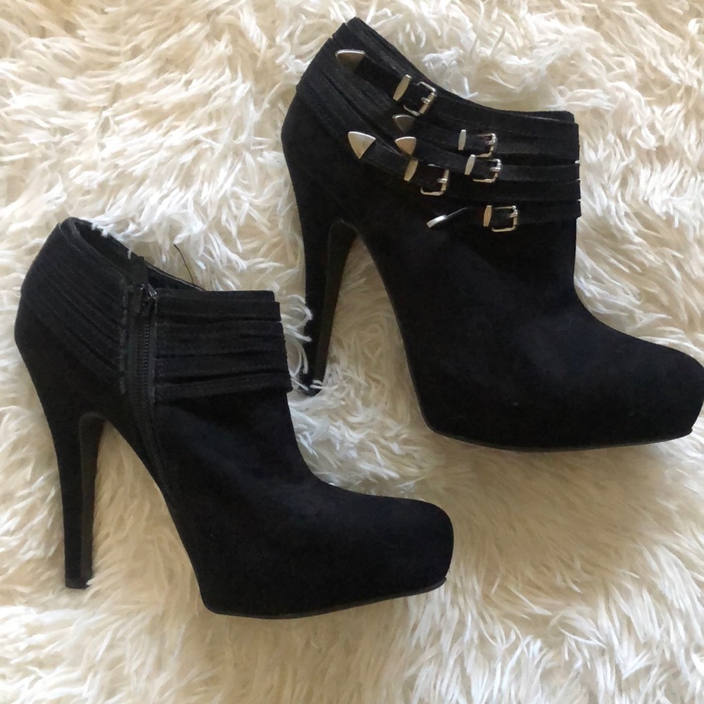 Black Suede Guess booties-excellent condition. Size 7.5
